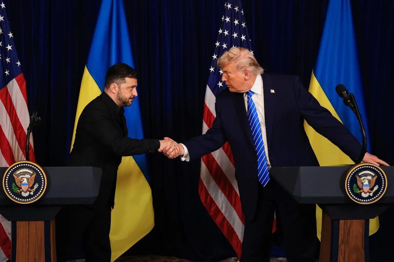 FT: Trump intenționează să intensifice sprijinul militar pentru Ucraina. „Este destul de simplu. Lui Trump îi plac câștigătorii. Iar Ucraina a început recent să câștige”