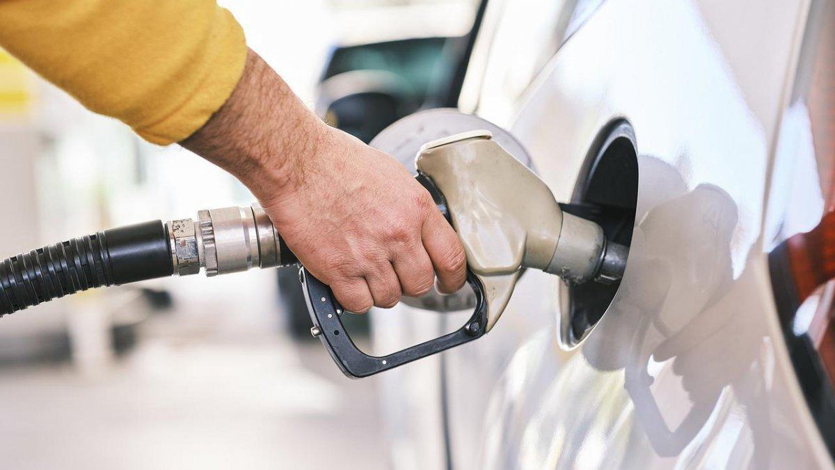 Prețul benzinei trece din nou peste 28 de lei, după aproape trei săptămâni