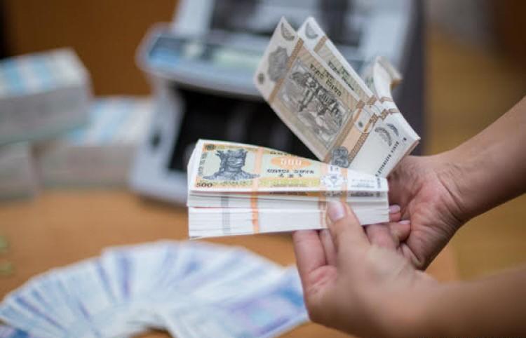 Mai multe școli au rămas fără bani de salarii. Guvernul pregătește mecanism de urgență pentru plata profesorilor