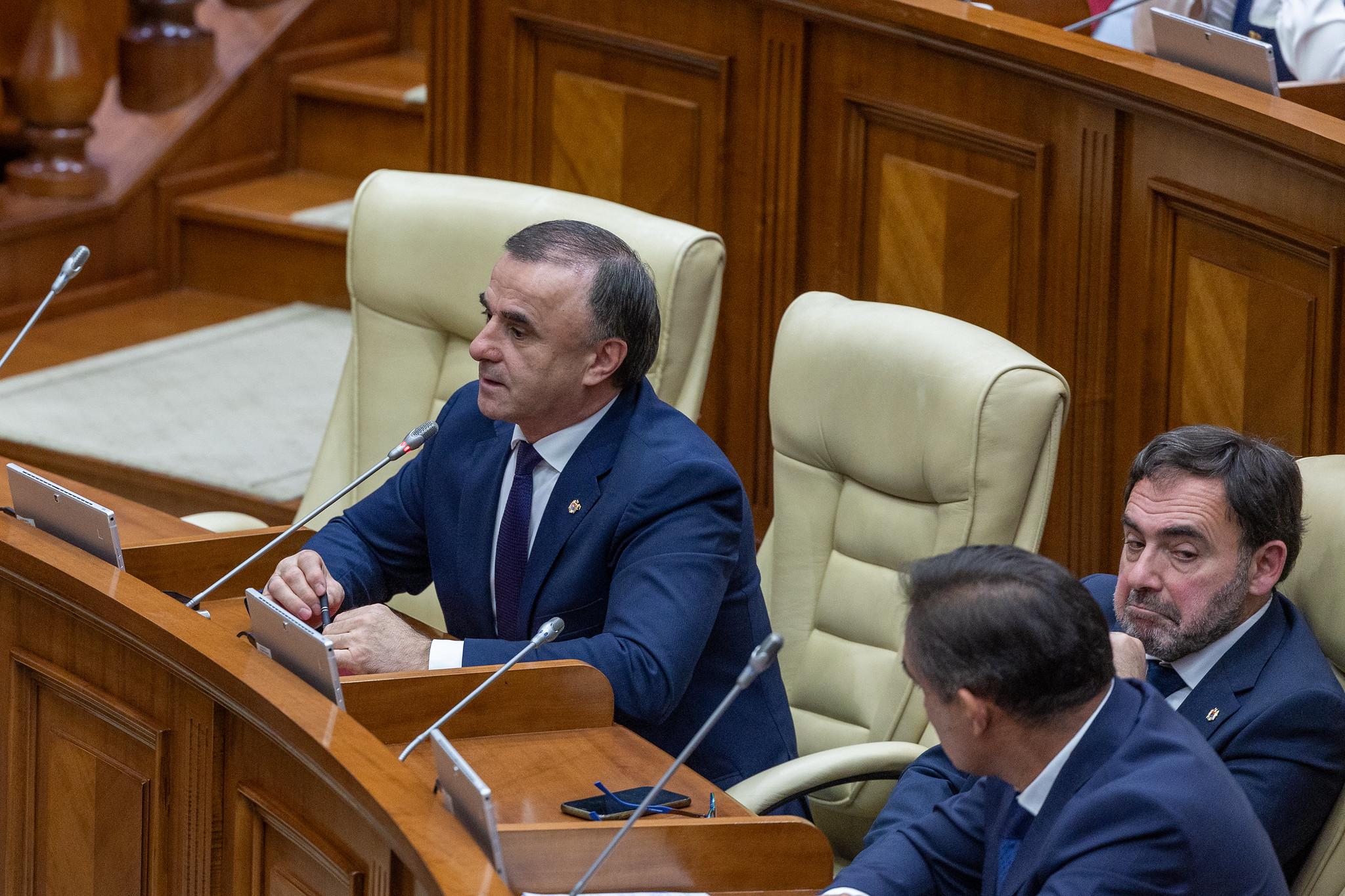 Тарлев об отсутствии доходов в декларациях: Моя жена работает