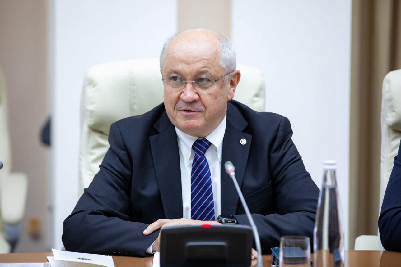 „Așteptăm cu interes formarea unui nou guvern”. Reacția Comisiei Europene la demisia lui Alexandru Munteanu din funcția de premier