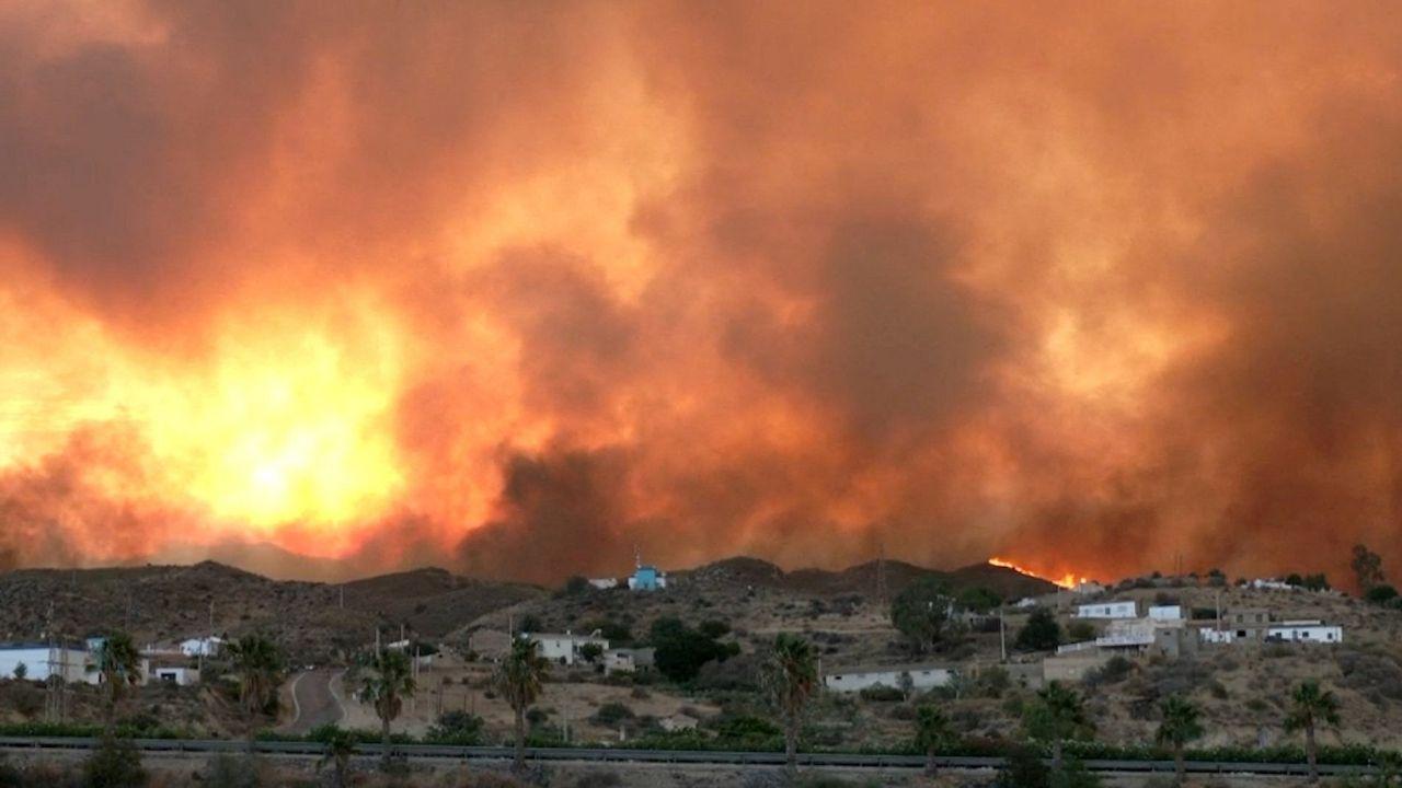 Cel puțin 12 persoane au murit în timp ce încercau să fugă de un incendiu din sudul Spaniei