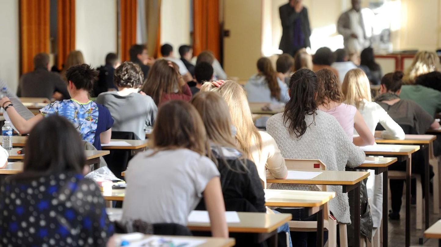 A început sesiunea suplimentară a examenelor de absolvire a gimnaziului. 8.000 de elevi susțin probele până pe 10 iulie