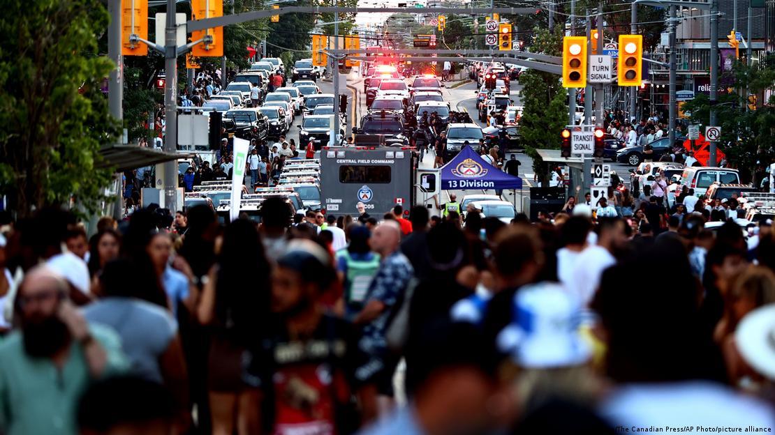 Atac armat la un festival din Toronto. Două persoane au fost ucise, iar autorii sunt încă în libertate