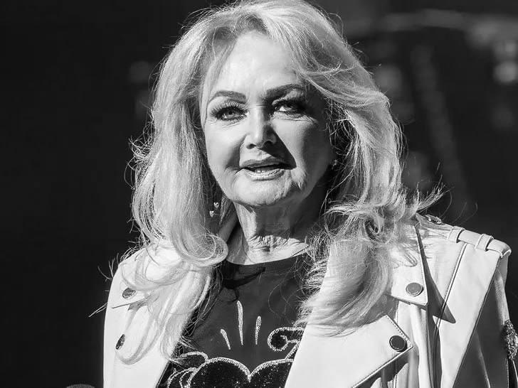 Умерла Бонни Тайлер, легендарная исполнительница хита "полное затмение сердца". Художнице было 75 лет