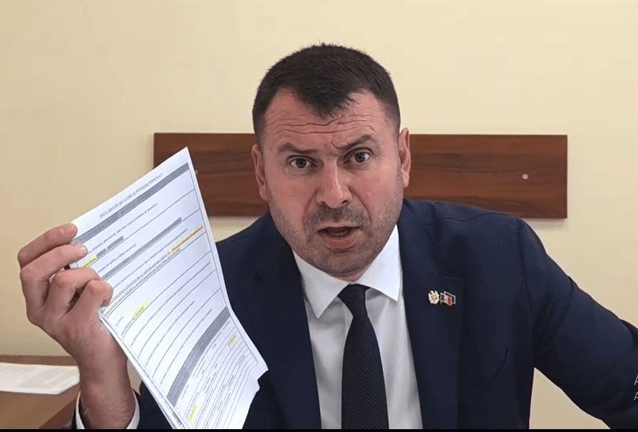 VIDEO | Costiuc afirmă că a descoperit salarii și pensii de milioane într-o instituție responsabilă de gestionarea fondurilor externe