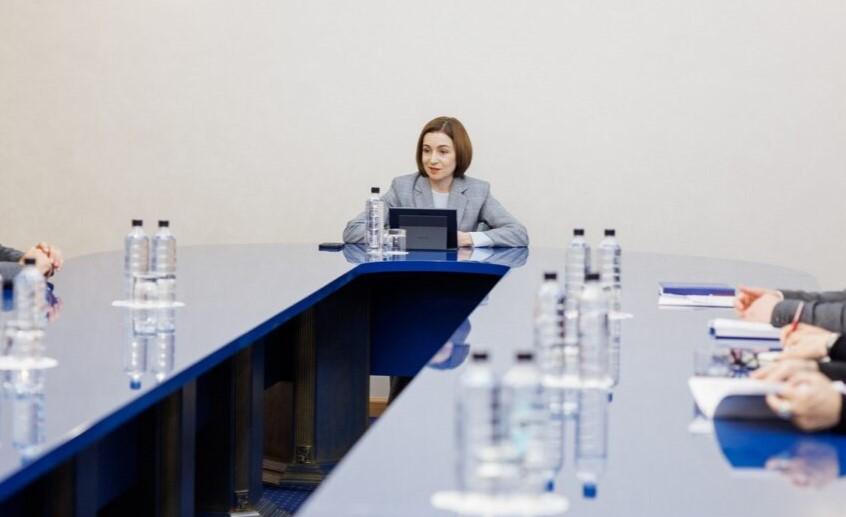 Maia Sandu cheamă partidele la consultări, pentru a desemna premierul. Întâi invită opoziția și abia la urmă PAS