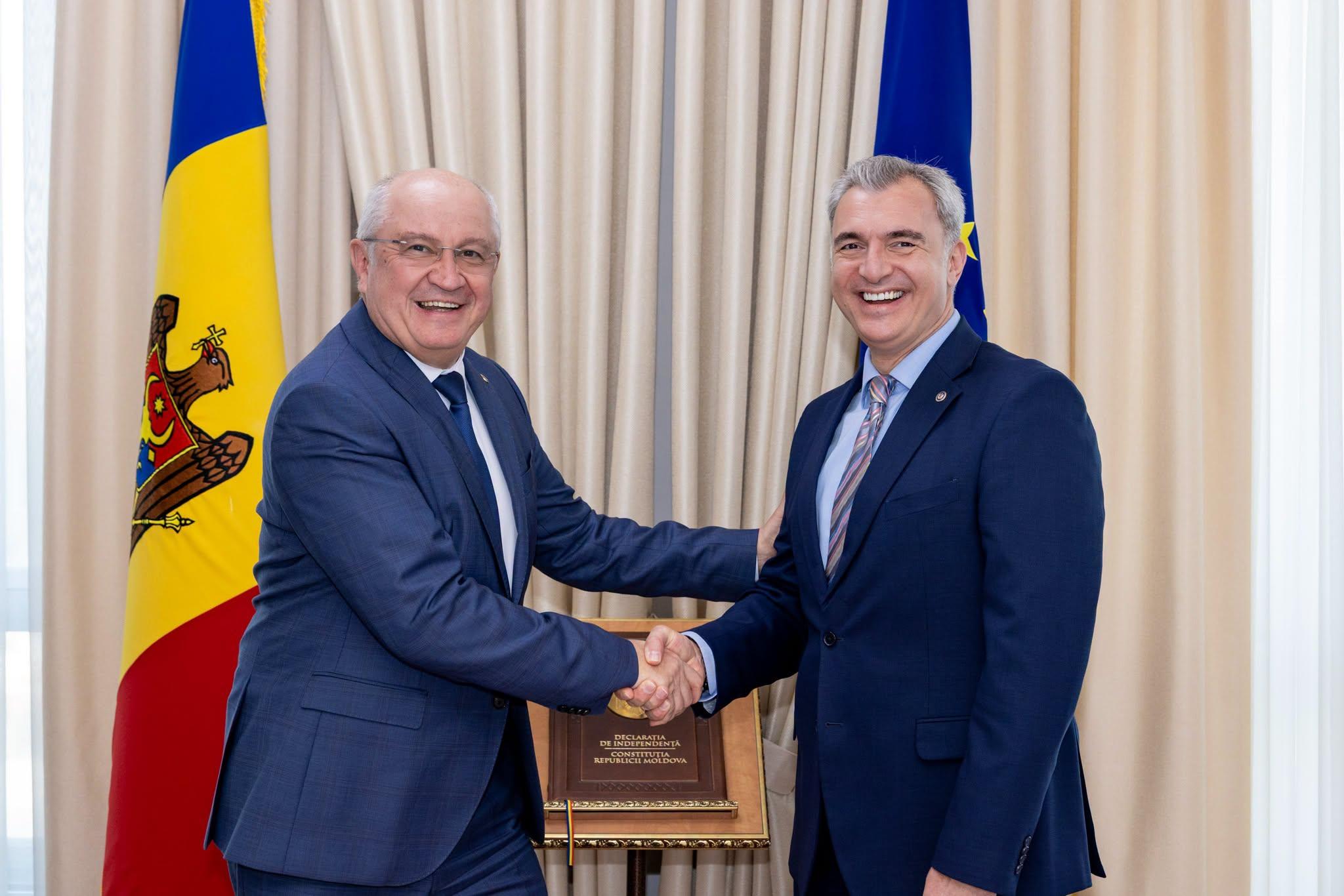 Vicepremierul Eugen Osmochescu preia interimatul șefiei Guvernului. Decretul, semnat de Maia Sandu