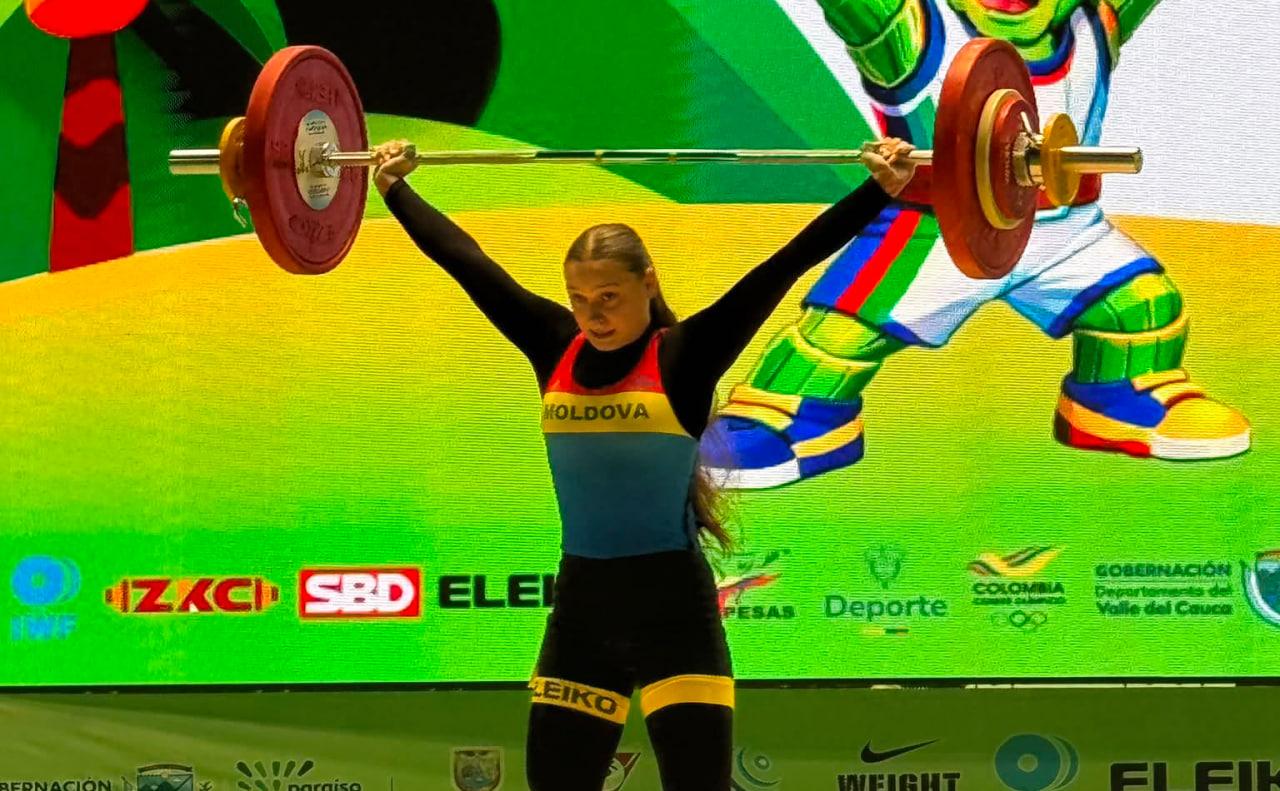 Performanță remarcabilă în sport. Halterofila Nicoleta Cojocaru a devenit campioană mondială U17