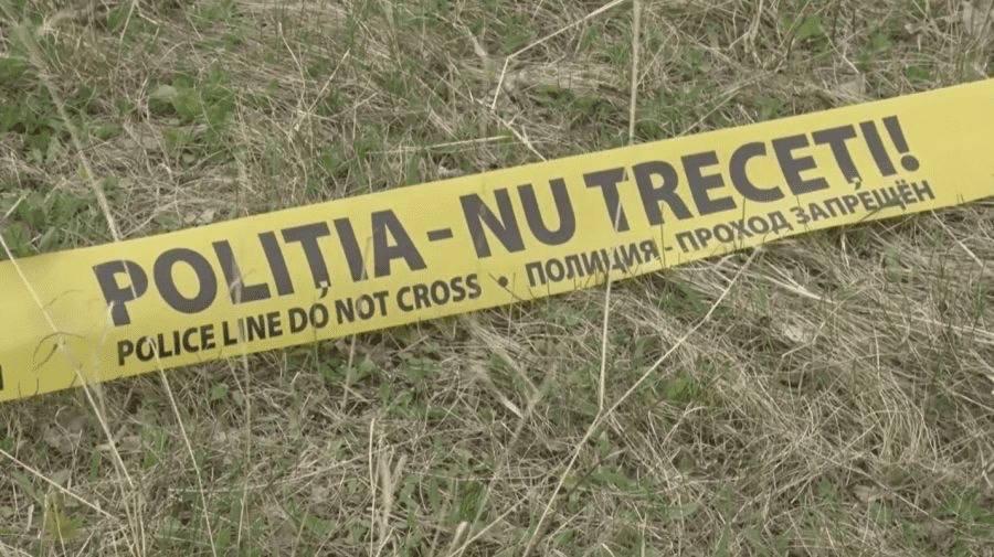 Un tânăr, găsit împușcat în cap pe un câmp din raionul Ialoveni. Victima s-ar fi sinucis